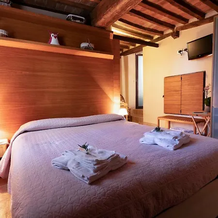 Larocchettina Apartment
